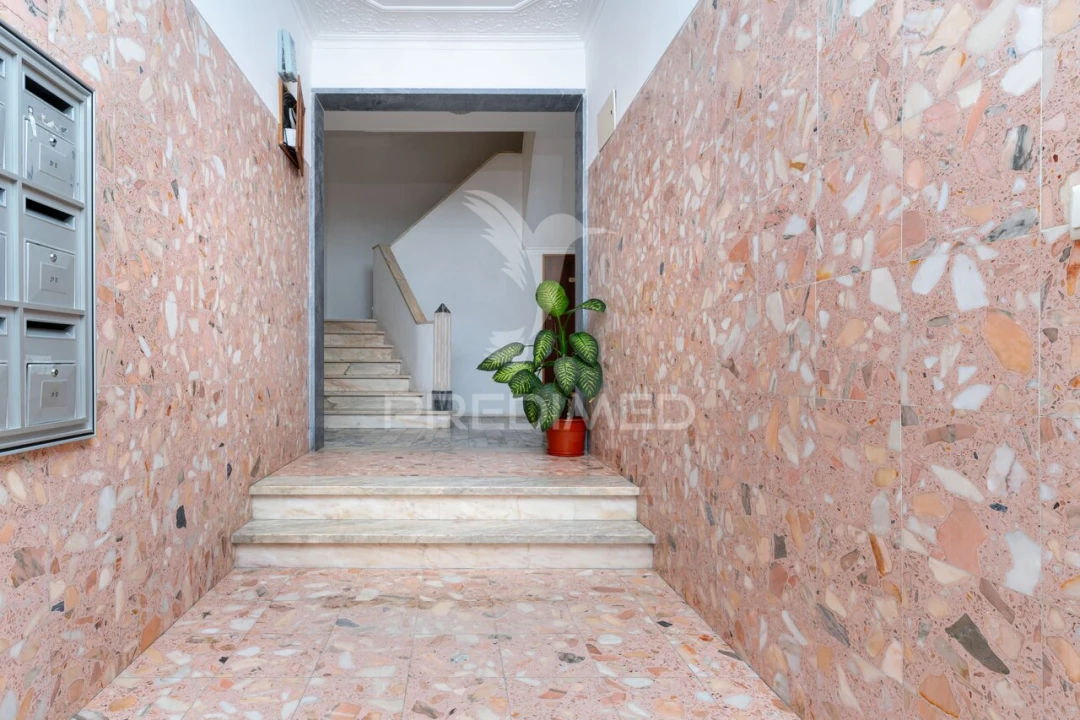 Apartamento T1 para Venda em Costa da Caparica Foto 25