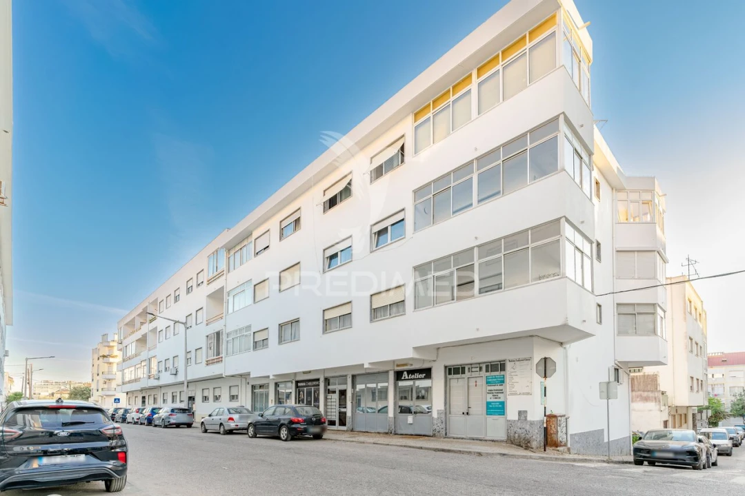 Apartamento T1 para Venda em Costa da Caparica Foto 26