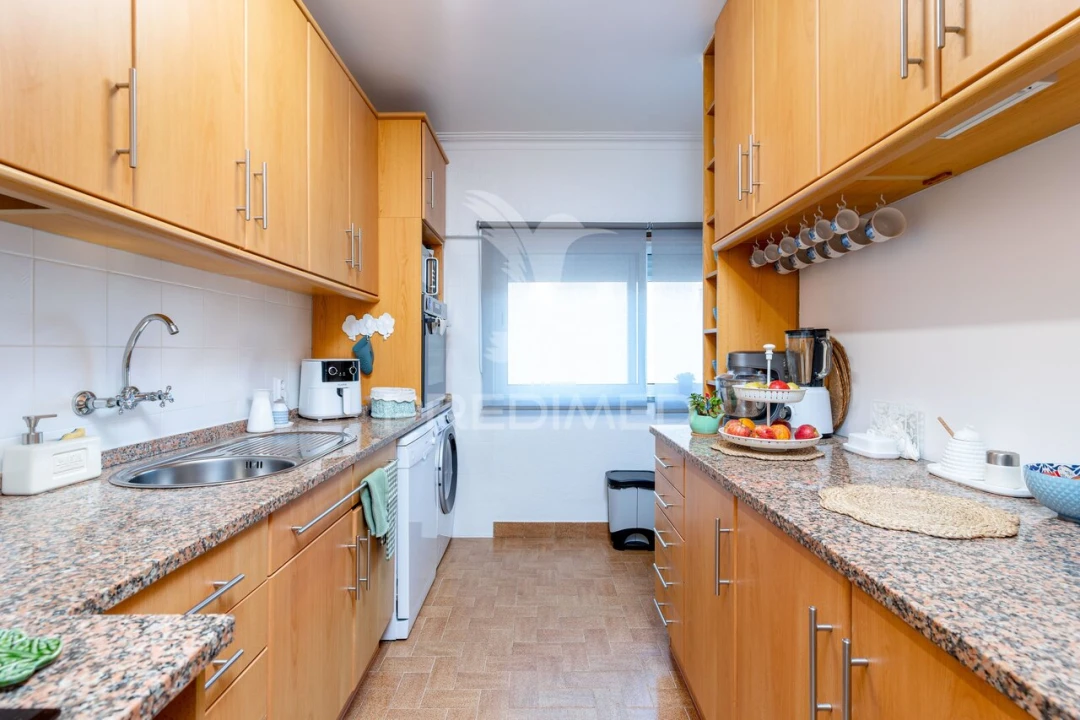 Apartamento T1 para Venda em Costa da Caparica Foto 23