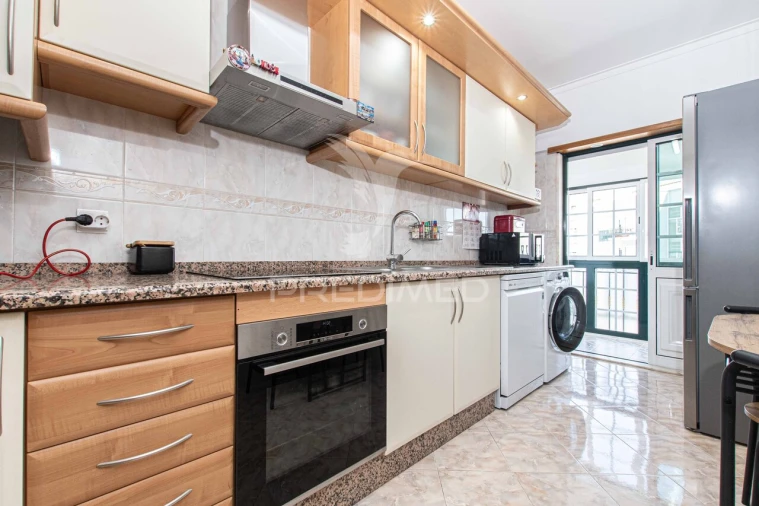 Apartamento T2 para Venda em Azambuja Foto 9