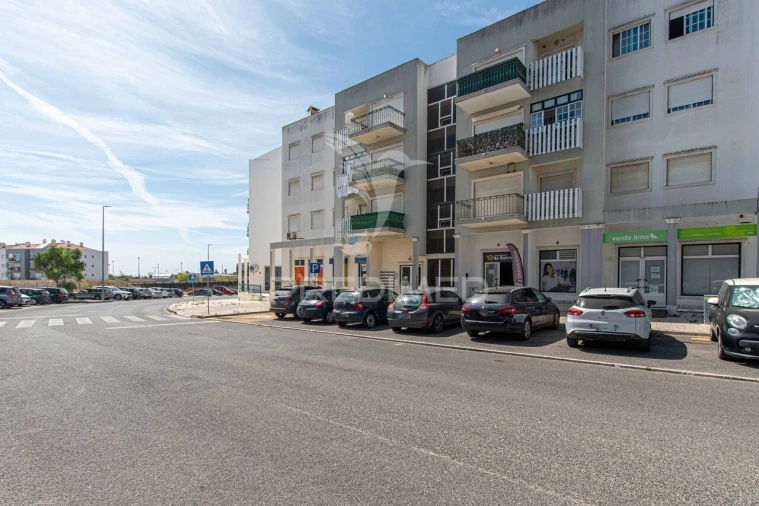 Apartamento T2 para Venda em Azambuja Foto 13