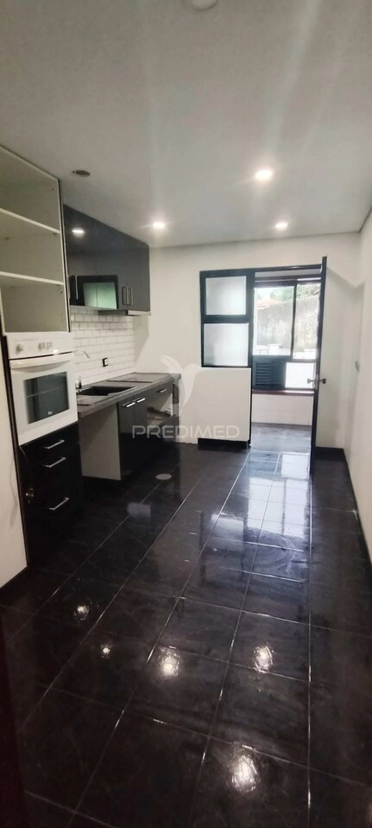 Apartamento T2 para Venda em Oliveira do Douro Foto 1