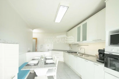 Apartamento T4 para Venda em Sé, Santa Maria e Meixedo