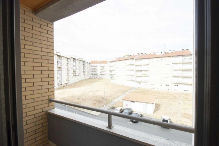 Apartamento T4 para Venda em Sé, Santa Maria e Meixedo Foto 15