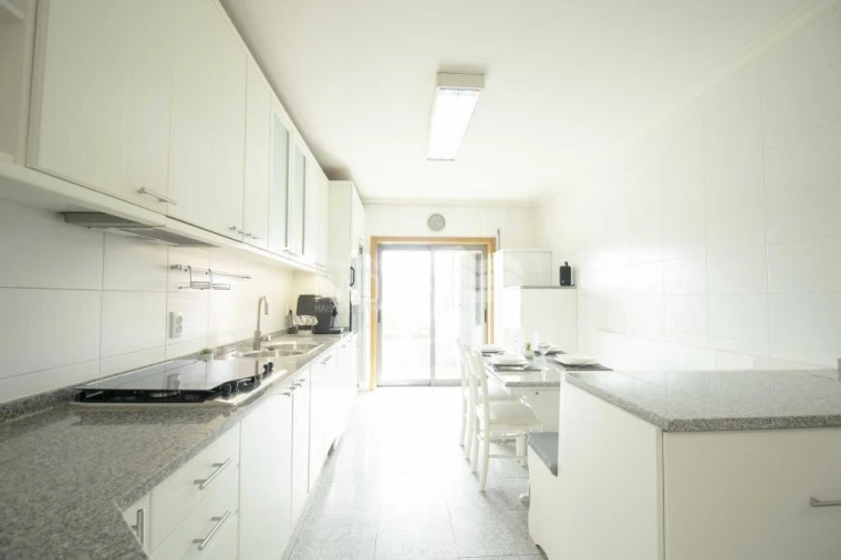 Apartamento T4 para Venda em Sé, Santa Maria e Meixedo Foto 21