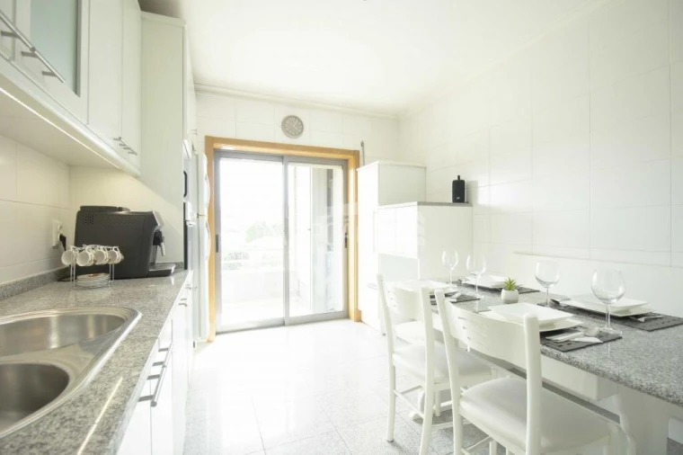 Apartamento T4 para Venda em Sé, Santa Maria e Meixedo Foto 22