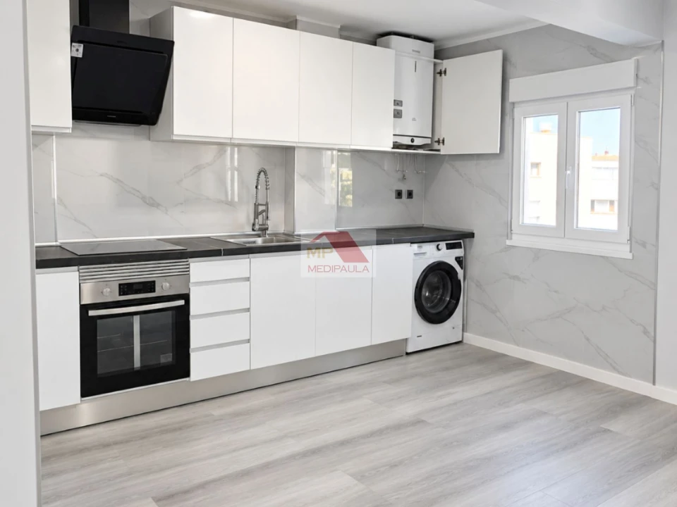 Apartamento T3 para Venda em Laranjeiro e Feijó Foto 1