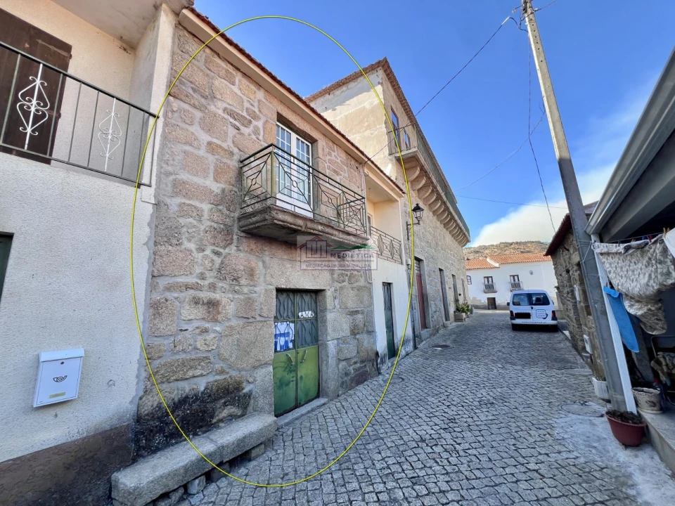 Moradia T2 para Venda em Santa Comba de Vilariça Foto 1