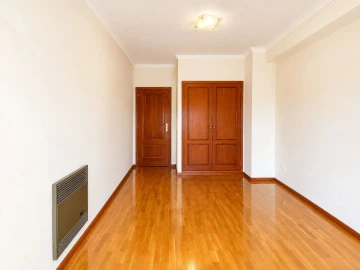 Apartamento T3 para Arrendamento em Santa Maria da Feira, Travanca, Sanfins e Espargo