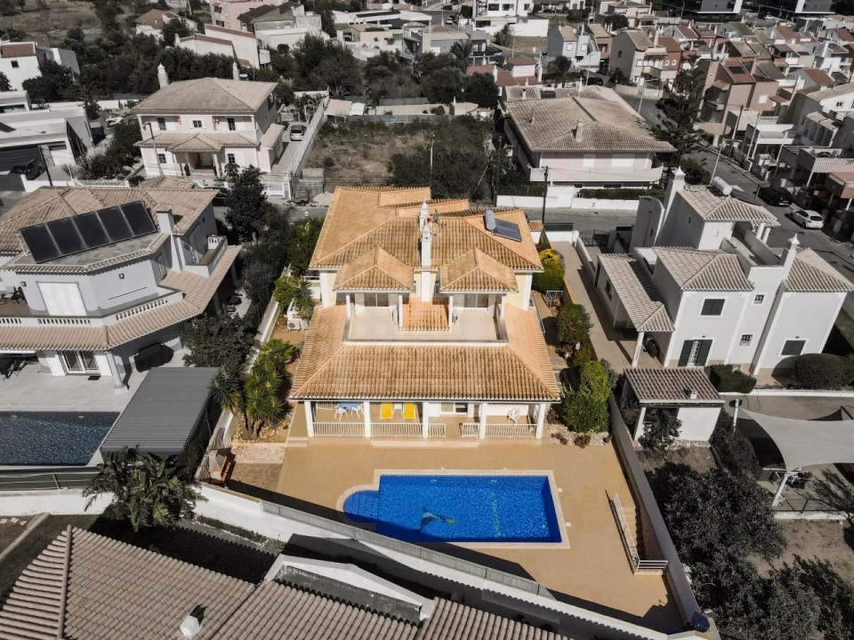 Moradia T4 para Venda em Alvor Foto 4