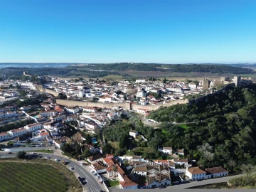 Moradia T3 para Venda em Santa Maria, São Pedro e Sobral da Lagoa