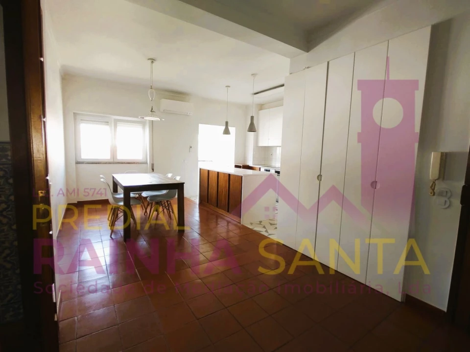 Apartamento T4 para Venda em Santo Antonio dos Olivais Foto 3