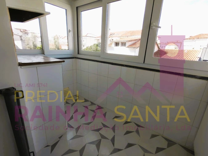 Apartamento T4 para Venda em Santo Antonio dos Olivais Foto 22