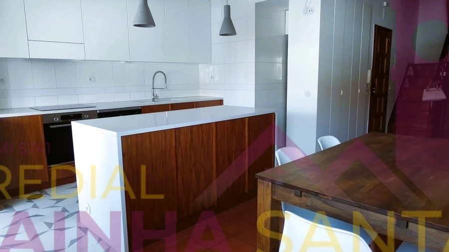 Apartamento T4 para Venda em Santo Antonio dos Olivais