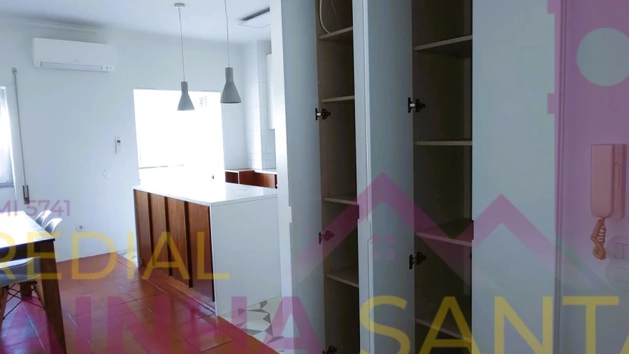 Apartamento T4 para Venda em Santo Antonio dos Olivais