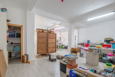 Loja para Venda em Ramada e Caneças