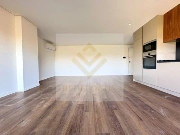 Apartamento T3 para Venda em Ferreiros e Gondizalves