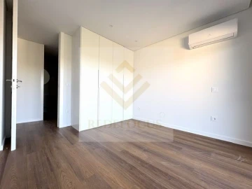 Apartamento T3 para Venda em Ferreiros e Gondizalves