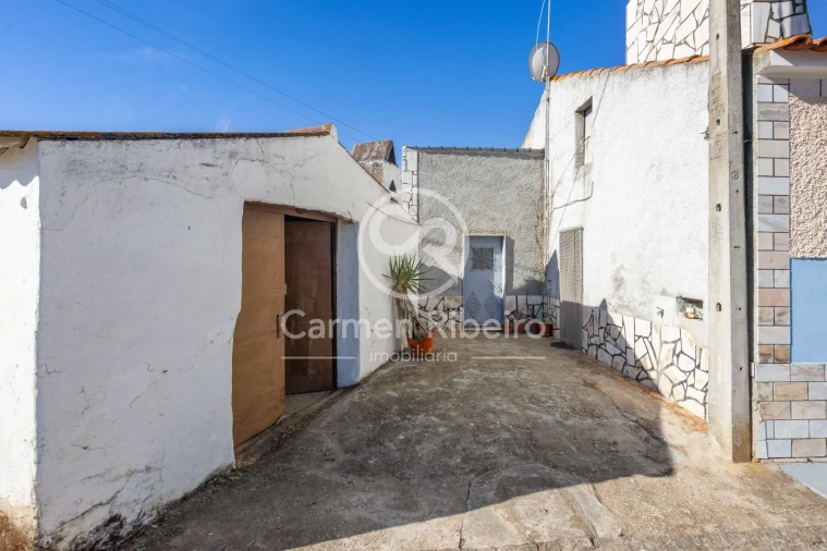 Moradia T4 para Venda em Santo Amaro Foto 3