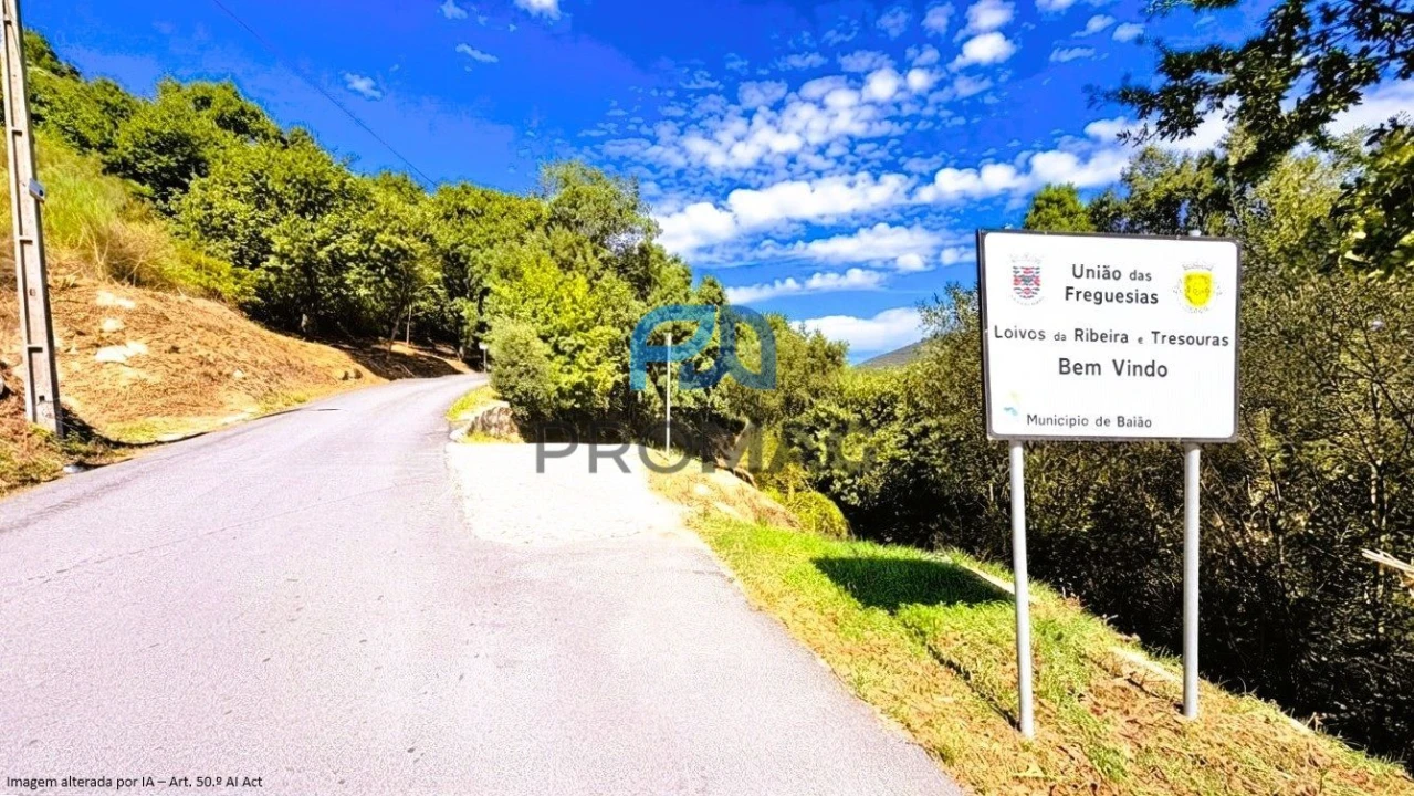 Moradia T4 para Venda em Loivos da Ribeira e Tresouras Foto 2