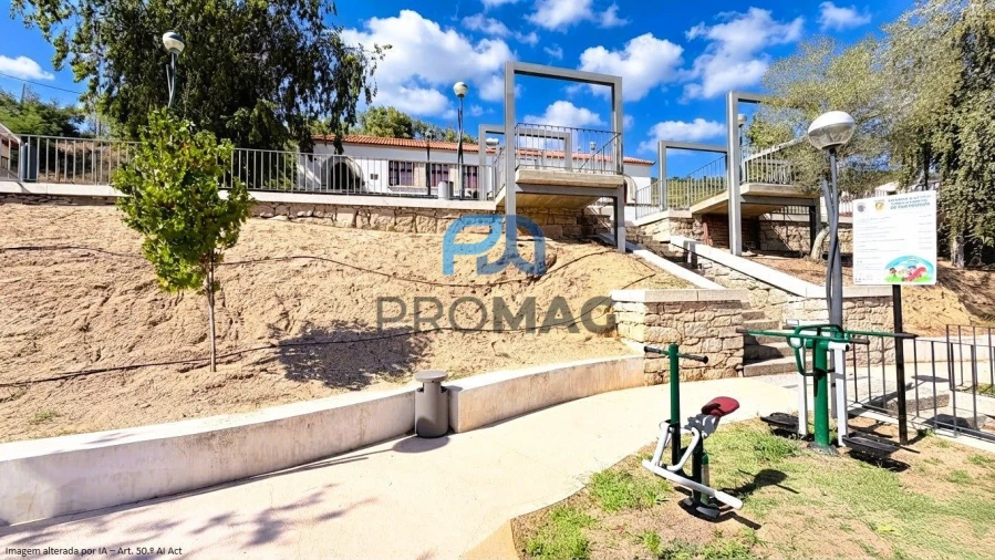 Moradia T4 para Venda em Loivos da Ribeira e Tresouras Foto 4