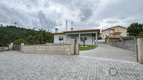 Moradia T3 para Venda em Bodiosa