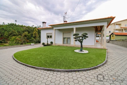 Moradia T3 para Venda em Bodiosa