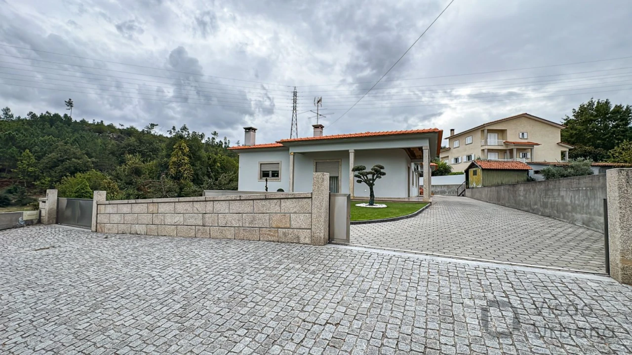 Moradia T3 para Venda em Bodiosa Foto 5