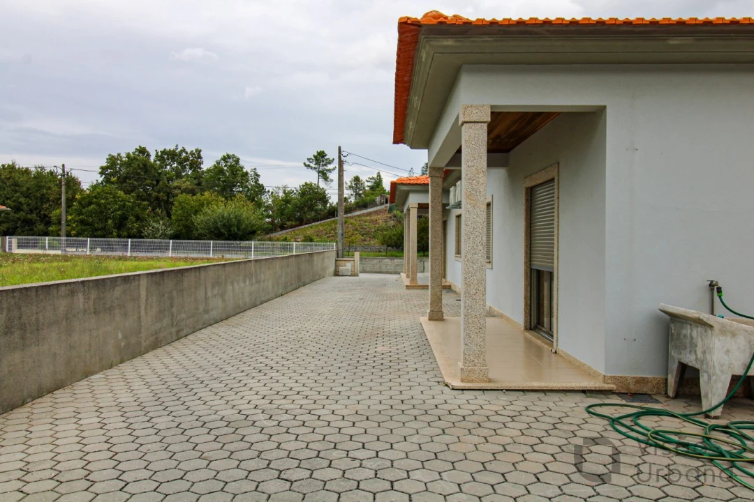 Moradia T3 para Venda em Bodiosa Foto 38