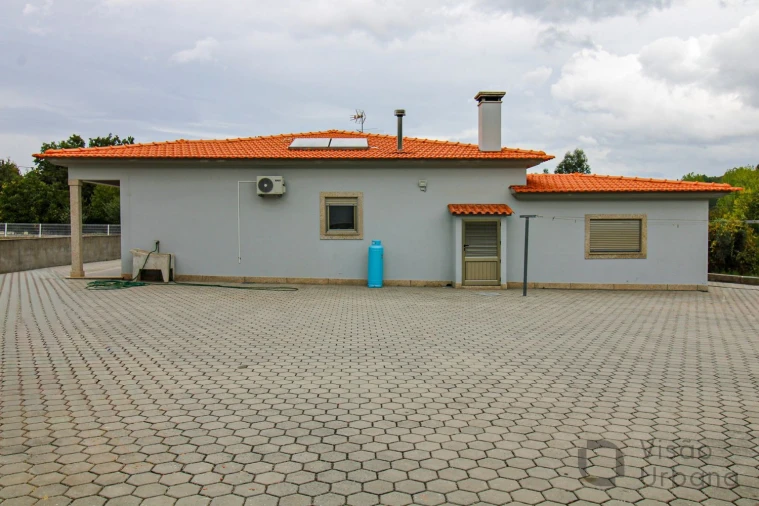 Moradia T3 para Venda em Bodiosa Foto 36