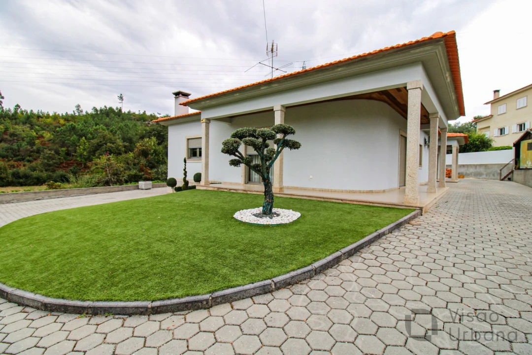 Moradia T3 para Venda em Bodiosa Foto 6