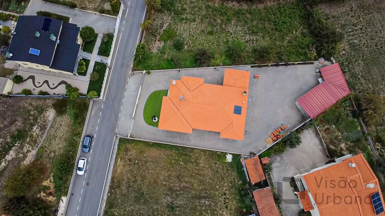 Moradia T3 para Venda em Bodiosa Foto 3