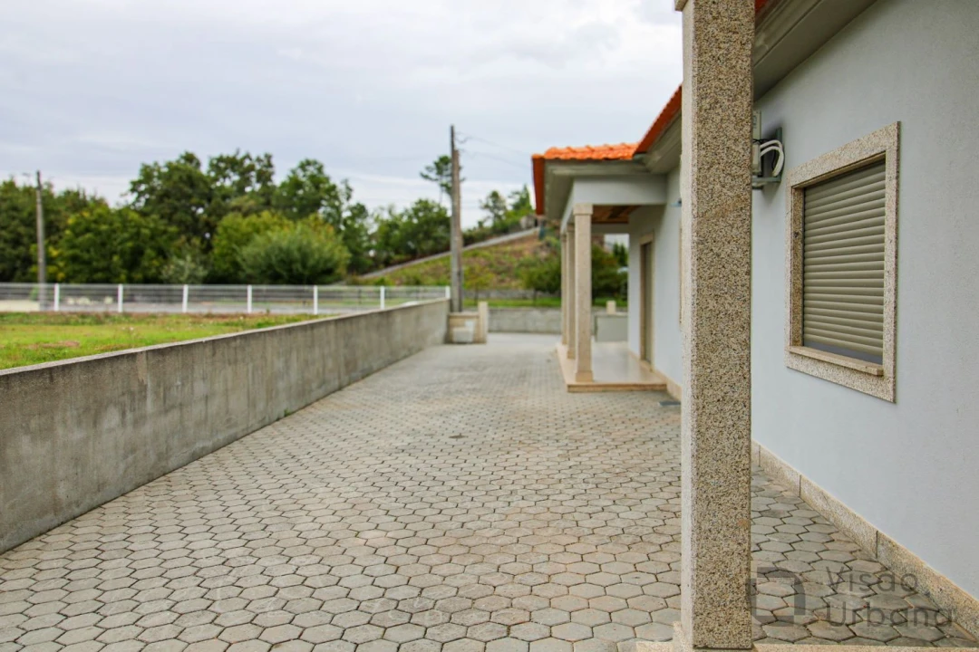 Moradia T3 para Venda em Bodiosa Foto 40