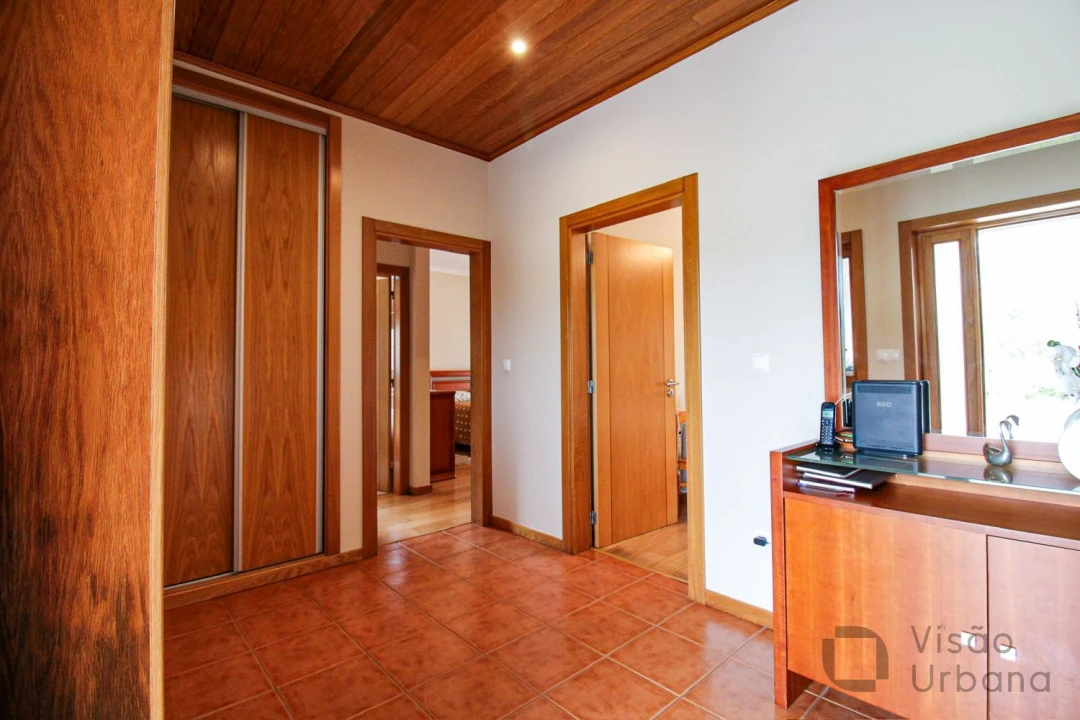 Moradia T3 para Venda em Bodiosa Foto 8
