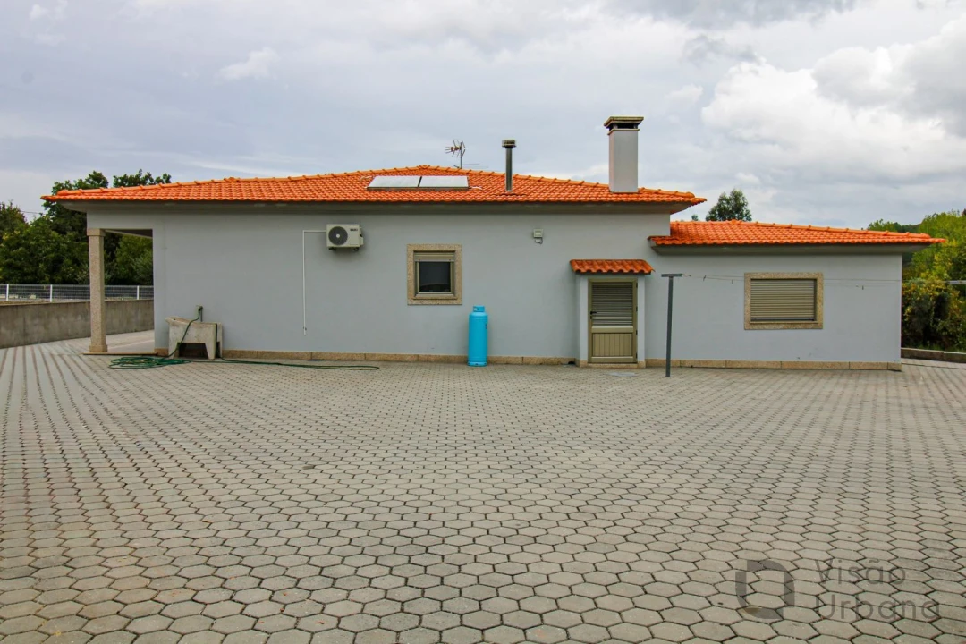 Moradia T3 para Venda em Bodiosa Foto 36