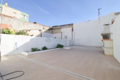 Apartamento T1 para Venda em Baixa da Banheira e Vale da Amoreira
