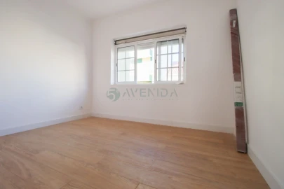 Apartamento T1 para Venda em Baixa da Banheira e Vale da Amoreira