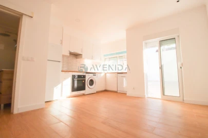 Apartamento T1 para Venda em Baixa da Banheira e Vale da Amoreira