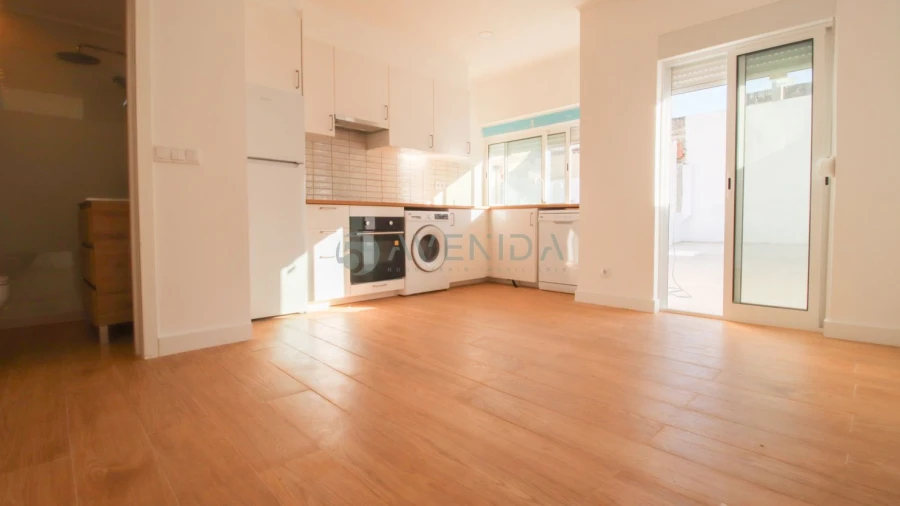 Apartamento T1 para Venda em Baixa da Banheira e Vale da Amoreira