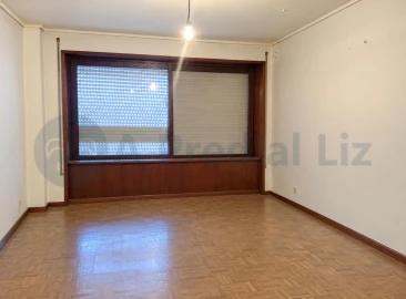 Apartamento T2 para Venda em Ramalde