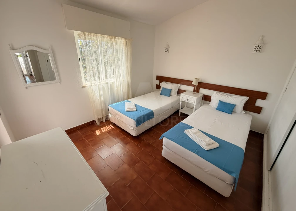 Apartamento T1 para Venda em Porches Foto 12