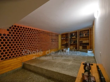 Quinta T9 para Venda em O. Azeméis, Riba-Ul, Ul, Macinhata Seixa, Madail