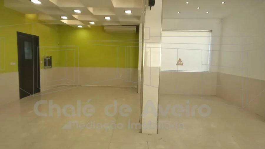 Loja para Venda em Recardães e Espinhel