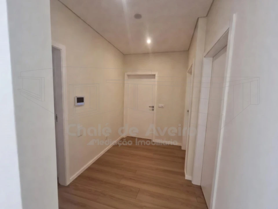 Moradia T4 para Venda em Cacia Foto 3