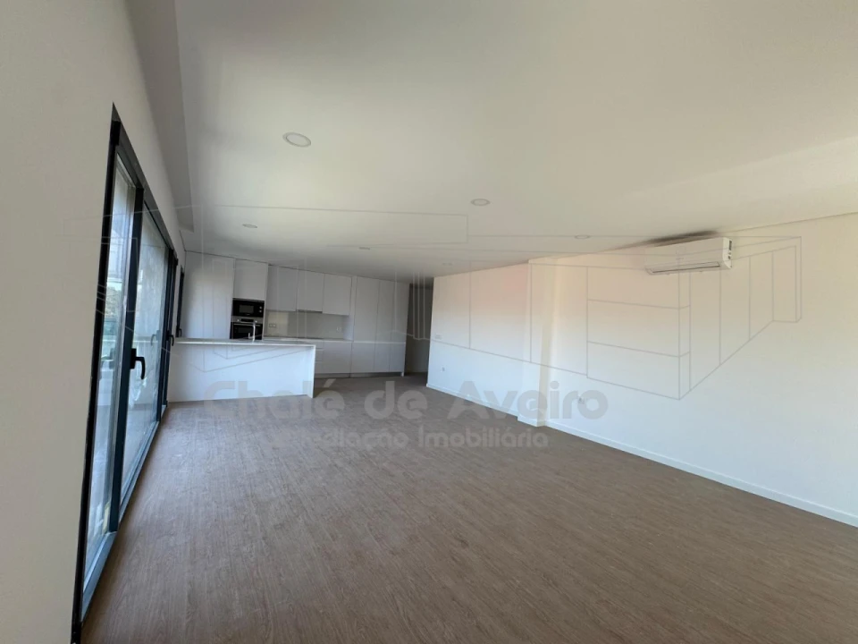 Apartamento T3 para Venda em Esgueira Foto 3