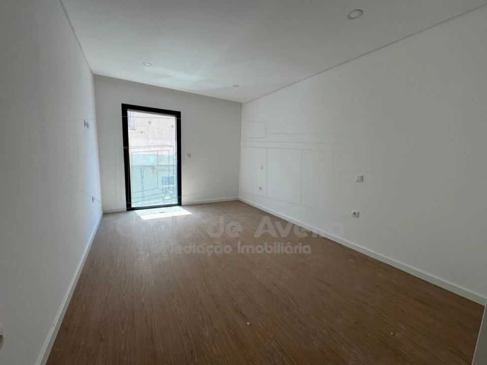 Apartamento T3 para Venda em Esgueira Foto 9