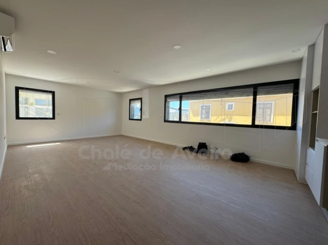 Apartamento T2 para Venda em Esgueira Foto 3