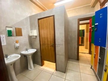 Armazém para Arrendamento em Esgueira