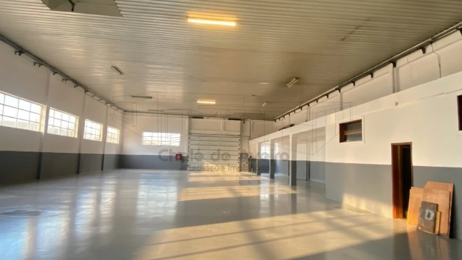 Armazém para Arrendamento em Esgueira