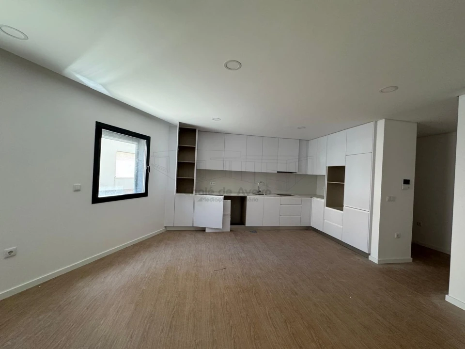Apartamento T1 para Venda em Esgueira Foto 1